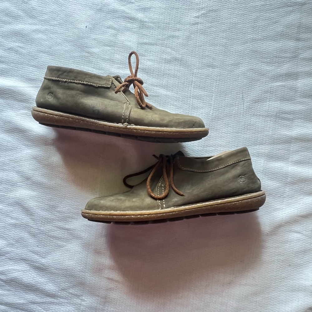 Born Green Tan Shoes - Picture 2 of 12